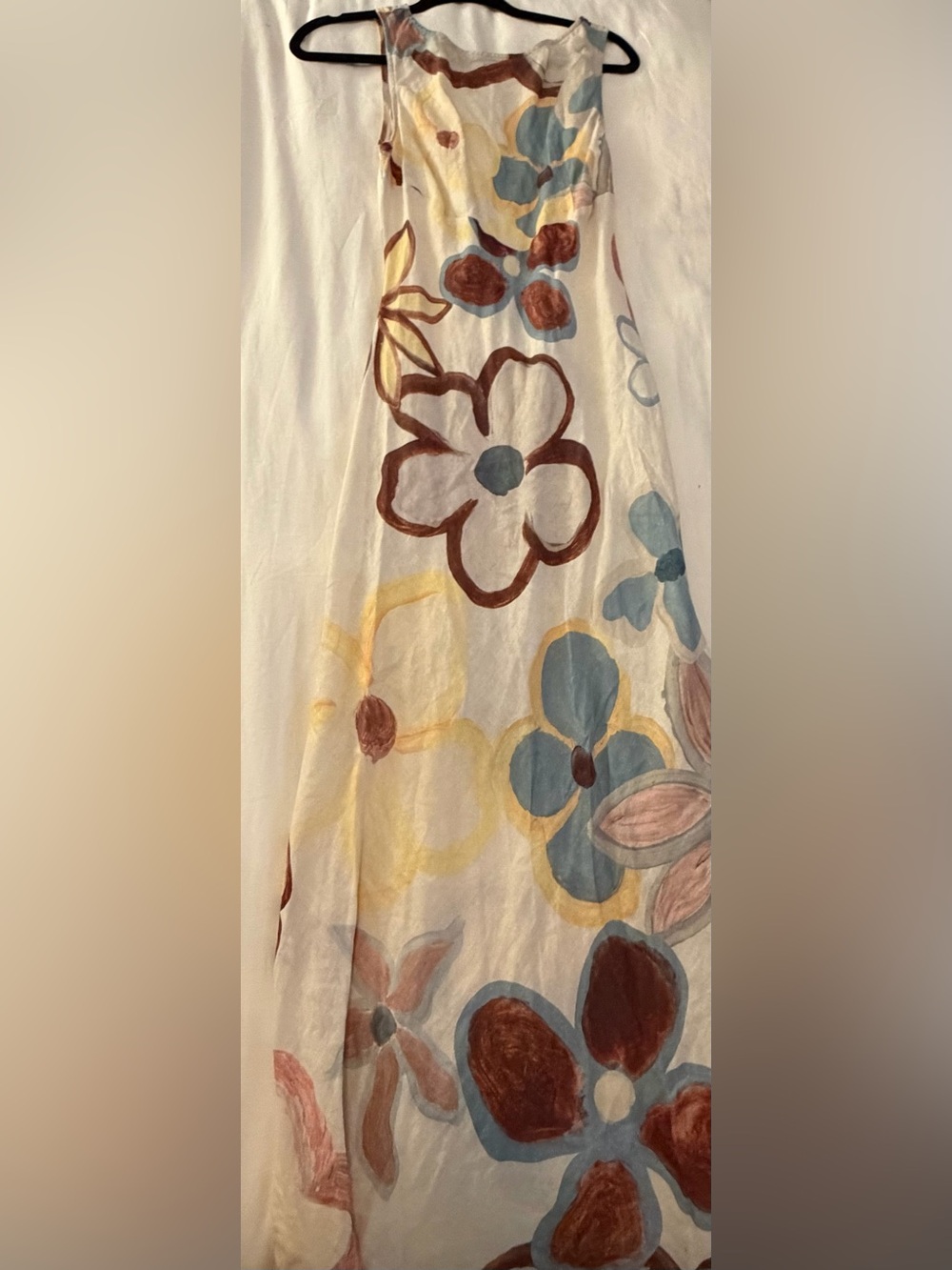 Sleeveless Cream Floral Maxi Dress with Pastel Blooms - Picture 3 of 3
